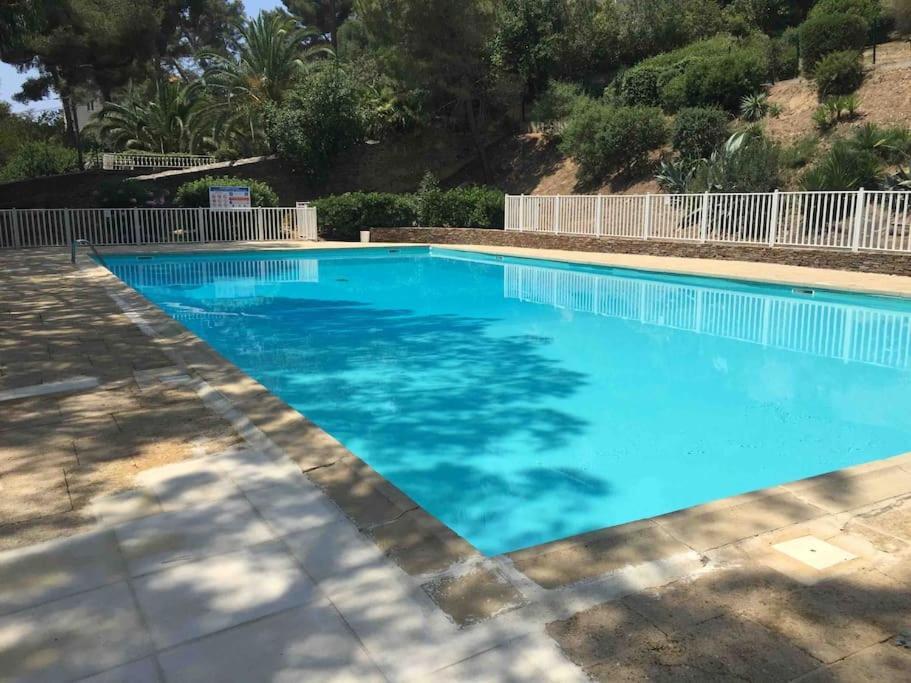 Appartement Le Dyonisos Et Piscine à La Seyne-sur-Mer Extérieur photo